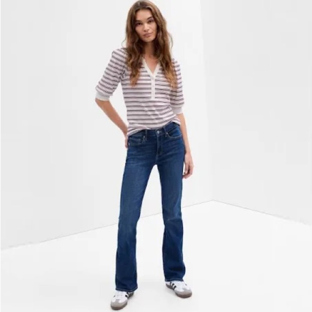 Gap 1969 mid rise boot cut jeans